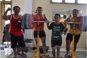 Atlet angkat berat Kuningan siap berlaga pada PORDA ke XII di Kabupaten Bekasi.